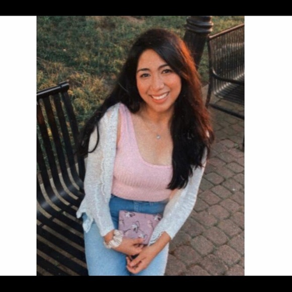 Meet your Posher, Adriana - Picture 1 of 1